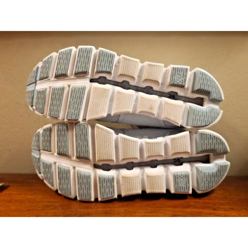 On Cloud 5 Womens Running Shoes Light Blue 59.98895 US 8.5 Low Top Sneakers